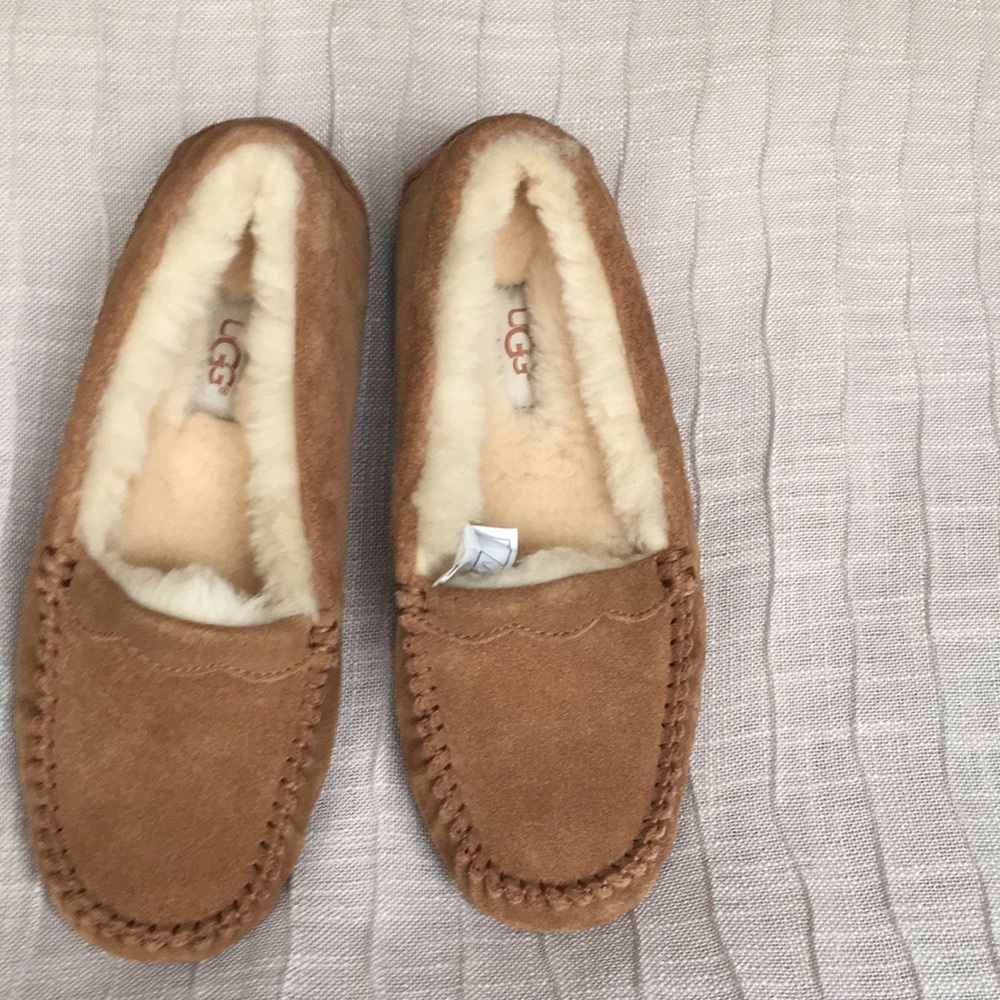 UGG slippers brand new w/o tags
